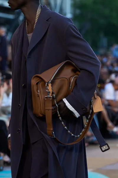 Look 7